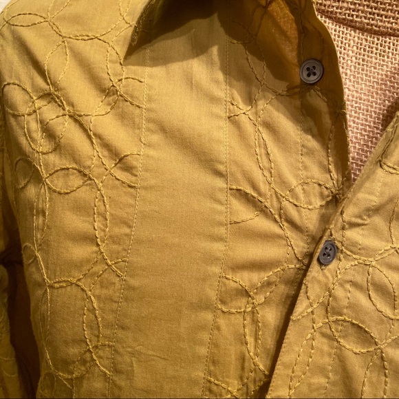 🔥Kenneth Cole ⭐️NWT Limited button down. - Picture 3 of 8